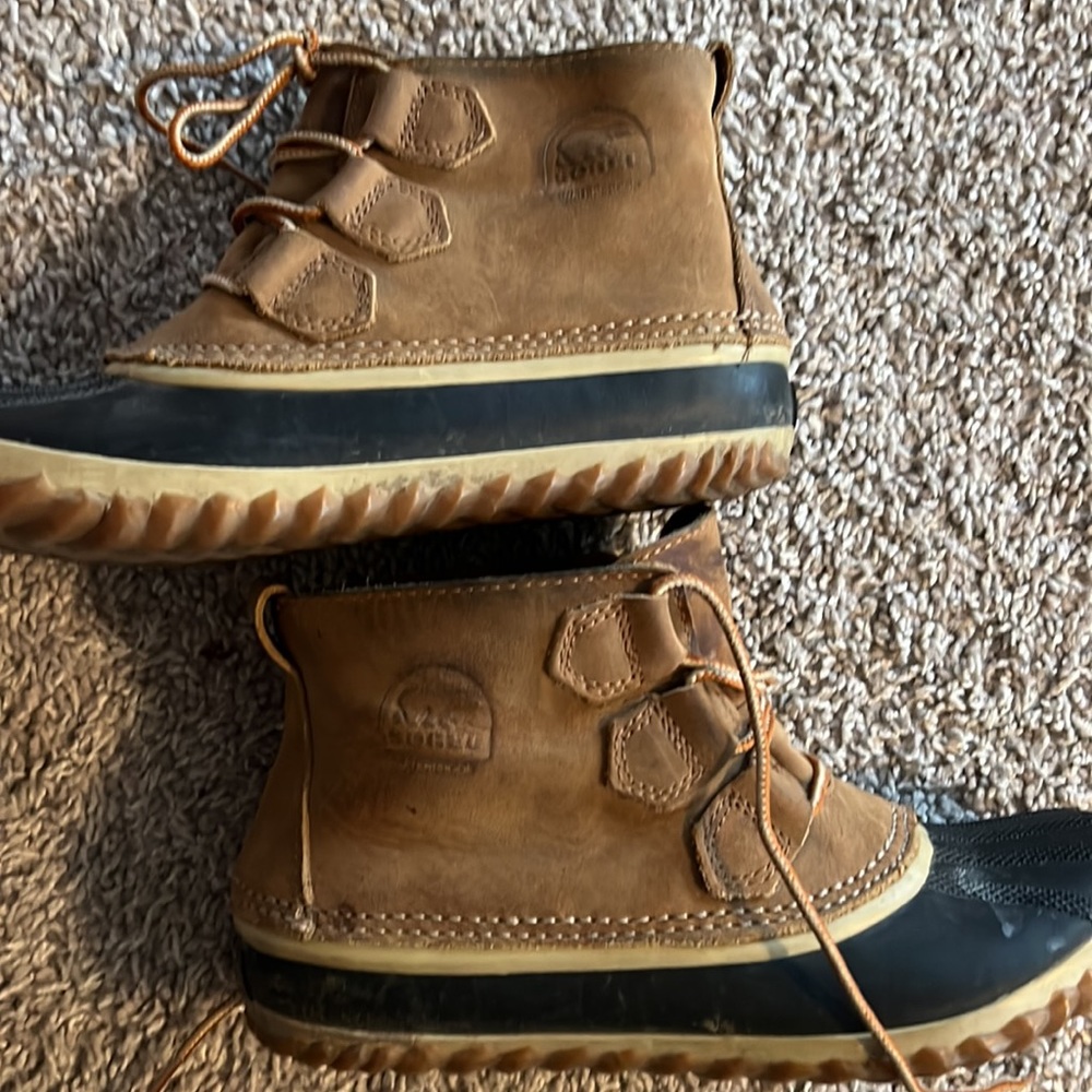 Sorel Out and About Boots - Picture 7 of 7